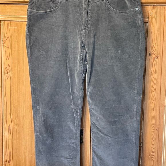 Men’s Mountain Khakis classic fit cords 38x34, medium gray, gussetted crotch - Picture 12 of 16